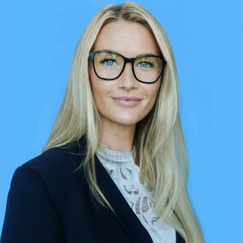 Mari Sander — Founder & Senior Consultant